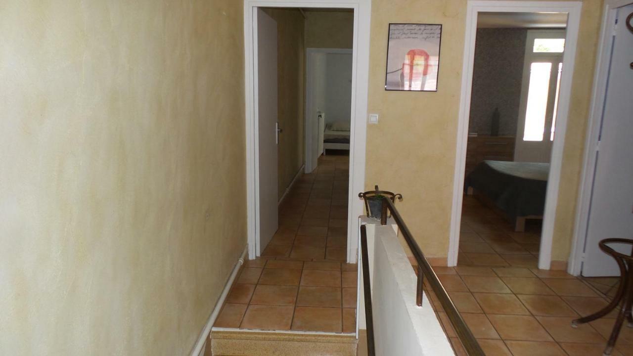 Spacieux Logement Face A La Cite Medievale Carcassonne Bagian luar foto